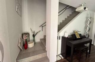Wohnung mieten in 51375 Schlebusch, Geschmackvolle 3-Zimmer-Maisonette-Wohnung mit gehobener Innenausstattung mit Loggia in Leverkusen