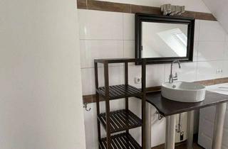Wohnung mieten in Hekeler Straße 12, 27804 Berne, Schöne und sanierte 2,5-Zimmer-Dachgeschosswohnung mit Balkon und EBK in Berne