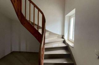 Haus kaufen in 91737 Ornbau, KAPITALANLAGE: Frisch renoviertes Dreifamilienhaus mit großer Scheune und attraktiver Rendite