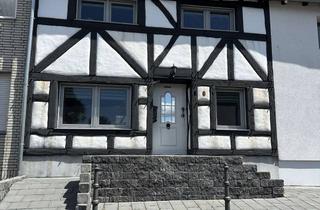 Reihenhaus kaufen in Neffeltalstraße, 52388 Nörvenich, Geräumiges, 5-Raum Haus mit PV Anlage und neuer Innenausstattung in Nörvenich Hochkirchen