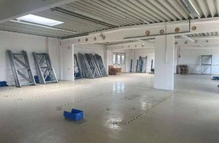 Gewerbeimmobilie kaufen in 90768 Atzenhof / Burgfarrnbach, Großzügiges, modernes Gewerbeobjekt mit Büros und Lagerhallen zu verkaufen