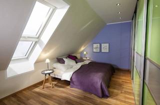 Wohnung kaufen in 91058 Erlangen, Erlangen - Lichtdurchflutetes Dachgeschoss mit Charme - Alterlangen