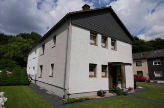Einfamilienhaus kaufen in 45327 Essen, Essen / Katernberg - Zweifamilienhaus mit Potenzial: Großzügiger Garten und zwei Garagen - ideal auch als Einfamilienhaus
