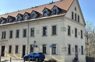 Wohnung kaufen in Heinrichshof, 08371 Glauchau, Historisches Villenviertel! Bezugsfertige Apartment-WE (OG) mit EBK, Tageslicht-Bad und Stellplatz.