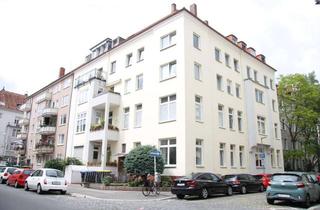 Wohnung kaufen in Lutherstraße 63, 30171 Südstadt, Sanierungsbedürftige 3-Zimmerwohnung mit Balkon zentral in der Südstadt!