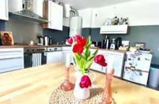 Wohnung kaufen in 45128 Südviertel, Lifestyle im beliebten Südviertel - grundsanierte Altbauwohnung mit Ausbaureserve im Dach