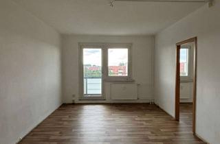 Wohnung mieten in Stendaler Straße 67, 12627 Hellersdorf (Hellersdorf), Kleines Familien-Apartment mit Balkon und Wannenbad!