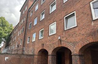 Wohnung mieten in Woermannstraße 12, 24149 Neumühlen-Dietrichsdorf, 2,5 Zimmerwohnung mit Küchenzeile und Wannenbad