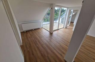 Wohnung mieten in Kaiserstraße 37, 08209 Auerbach, Frisch sanierte helle 4 Raumwohnung + 2 Bäder + Balkon