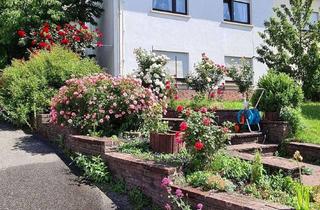 Doppelhaushälfte kaufen in 76337 Waldbronn, Familienglück in Waldbronn-Busenbach: Charmante Doppelhaushälfte mit Einliegerwohnung