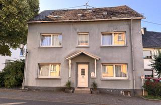 Einfamilienhaus kaufen in 56249 Herschbach, Großzügiges, renovierungsbedürftiges Einfamilienhaus mit Garage in Ortslage