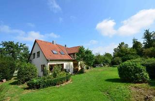 Haus kaufen in 93055 Burgweinting-Harting, Renovierungsbed. EFH mit ELW in unverbauter Randlage in Burgweinting
