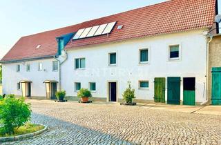 Doppelhaushälfte kaufen in 01445 Radebeul, Doppelhaushälfte mit Hofanteil & Ausbaureserve