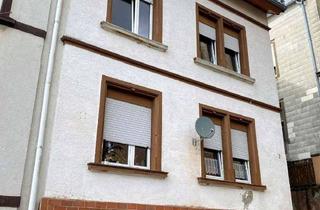 Haus kaufen in 66953 Stadtmitte, Dreifamilienhaus mit solider Rendite in zentraler Lage von Pirmasens