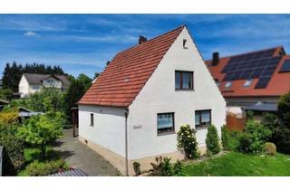 Einfamilienhaus kaufen in 85122 Hitzhofen, Klein, aber fein! Älteres Einfamilienhaus mit dem perfekten Überblick!
