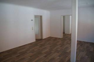 Wohnung mieten in Burgstraße 25, 09599 Freiberg, Erstbezug nach Sanierung mit Balkon und EBK: Ansprechende 3-Zimmer-Wohnung in Freiberg