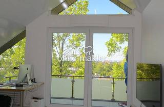 Wohnung kaufen in 79111 Freiburg, Aussicht, Natur und Design: exquisite 3-Zimmer Dachgeschosswohnung in Freiburg St. Georgen