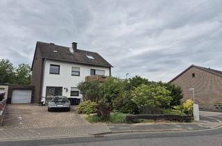Haus kaufen in 52388 Nörvenich, Heute schon an Später denken! Zweifamilienhaus+DG+Garage + 4 Reihengaragen!
