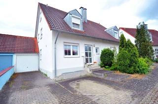 Doppelhaushälfte kaufen in 86647 Buttenwiesen, Charmante leicht renovierungsbedürftigte Doppelhaushälfte in guter Lage