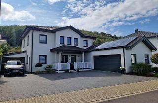 Villa kaufen in 56642 Kruft, Kruft - Provisionsfreie Moderne Stadtvilla im Landhausstil mit großer PV