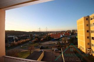 Wohnung kaufen in 58119 Hohenlimburg, Schnäppchen: 3-Zimmer-Wohnung mit Traumblick vom West-Balkon – ideal für Macher