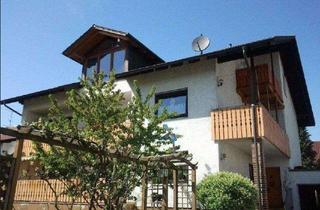 Wohnung mieten in Bernd-Rosemeyer-Straße, 85101 Lenting, Freundliche und modernisierte 2-Zimmer-Dachgeschosswohnung mit Balkon und Einbauküche in Lenting
