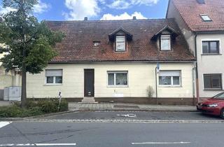 Haus kaufen in 91074 Herzogenaurach, Sanierungsbedürftiges Stadthaus in bester Lage von Herzogenaurach!