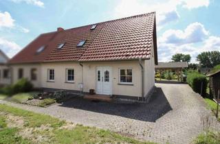 Anlageobjekt in 18465 Tribsees, Sofort wohlfühlen: 4-Zi.-DHH mit Garten, 2 Carportstellplätzen und 2 Freistellplätzen in Tribsees