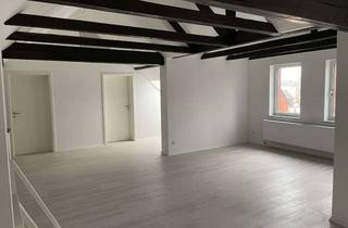 Wohnung mieten in Hildesheimer Straße 75, 38159 Vechelde, Schöne und vollst. renovierte 3,5-Zimmer-Dachgeschosswohnung mit geh. Innenausstattung in Vechelde