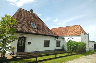 Haus kaufen in 25712 Hochdonn, SOMMERANGEBOT: 30% unter Gutachten! Großes Haus mit Werkstatt, Carport und Garten!