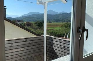 Wohnung kaufen in 83404 Ainring, Ainring - 4?Zimmer-Dachgeschosswohnung mit zwei Balkonen & Bergblick