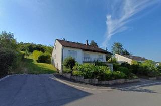 Einfamilienhaus kaufen in 97280 Remlingen, Remlingen - Großzügies Einfamilienhaus mit großem GartenTerrasse und Garage