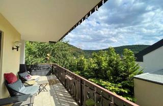 Wohnung kaufen in 97688 Bad Kissingen, geräumige 4 Zimmer Eigentumswohnung mit Balkon und Garage