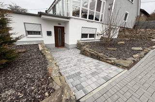Wohnung mieten in Langhecker Weg 10A, 65520 Bad Camberg, Mietwohnung in Bad Camberg-Dombach, EG mit Garage, Terrasse und Garten.