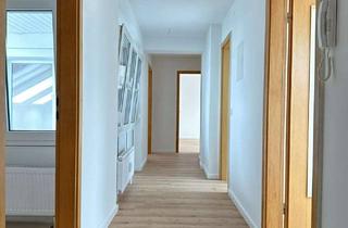 Wohnung mieten in Patronatstraße 12, 71282 Hemmingen, Renovierte 3-Zimmer Dachgeschoss-Wohnung mit Balkon