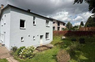 Haus kaufen in 09385 Lugau, Günstiges EFH mit Terrasse, Garage, Dusche und sonnigem Grundstück am grünen Ortsrand
