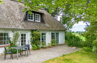 Haus kaufen in 25836 Osterhever, Authentisches Nordseeflair – Reetdachkate mit Naturpanorama auf dem Sommerdeich