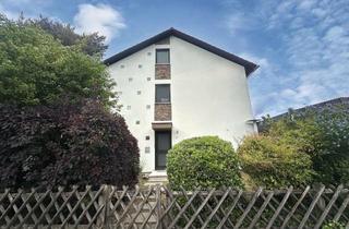 Anlageobjekt in 66740 Saarlouis, Moderne Dachgeschosswohnung in Saarlouis – Kleine Einheit mit viel Potenzial
