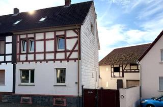Doppelhaushälfte kaufen in Am Pfarrberg 11, 64354 Reinheim, Doppelhaushälfte in zentraler Lage mit Innenhof + Schrebergarten