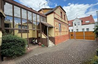 Einfamilienhaus kaufen in 65207 Wiesbaden, Wiesbaden-Breckenheim: Generationenhaus oder großes Familienrefugium!