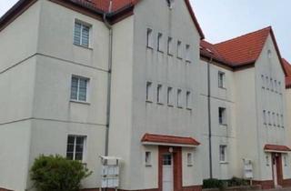 Wohnung kaufen in 06449 Aschersleben, Aschersleben - Vermietete Eigentumswohnung, 2 Zimmer, Küche, Bad, Keller, PKW