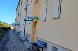 Wohnung kaufen in 08451 Crimmitschau, Crimmitschau - 2- Zimmer Eigentumswohnung saniert ,selbst nutzen o. vermieten