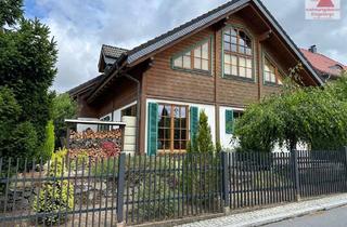 Einfamilienhaus kaufen in 01689 Weinböhla, Weinböhla - Einfamilienhaus als Doppelhaushälfte: Stilvolles Holzhaus mit Carport in Weinböhla bei Dresden