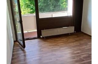 Wohnung kaufen in 47906 Kempen, Freundliche und vollständig renovierte 2-Raum-Wohnung mit Balkon und EBK in Kempen