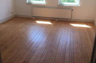 Wohnung mieten in 24146 Elmschenhagen, Ideal für Studi-WG: Gemütliche 5-Zimmer-Altbauwohnung