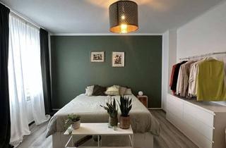 Wohnung mieten in Im Hederichsfeld, 51379 Opladen, Attraktive, helle 2-Zimmer-Wohnung (Altbau) mit Einbauküche in Leverkusen-Opladen.