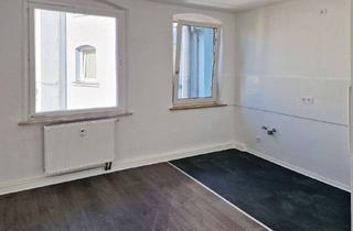 Wohnung mieten in Steubenstraße 22, 90763 Südstadt, Top Zustand - Frisch renovierte 2 Zimmer-Altbauwohnung in Fürth