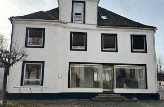 Haus kaufen in 84140 Gangkofen, Zentrales Wohn- und Geschäftsgebäude mit Gewerbehalle und PV-Anlage