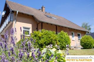 Einfamilienhaus kaufen in 56865 Blankenrath, EIN HAUS, VIELE MÖGLICHKEITEN – FREISTEHENDES EINFAMILIENHAUS MIT EINLIEGERWOHNUNG