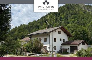 Haus kaufen in 82499 Wallgau, Wallgau: Zweifamilienhaus mit Garagen-Anbau auf einem ca. 2.917 m² großen Grundstück